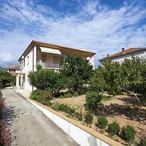 3* Vendégház And With Parking Space - 13102
