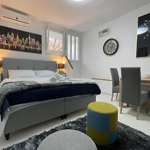 https://old-town-bridge-apartment.hotelinzadar.com
