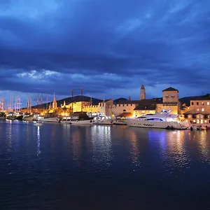 Macola Apartment Trogir